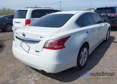 2014 Nissan Altima 2.5/2.5 S/2.5 Sl/2.5 Sv z USA, uszkodzony, nr VIN 1N4AL3AP4EN347999